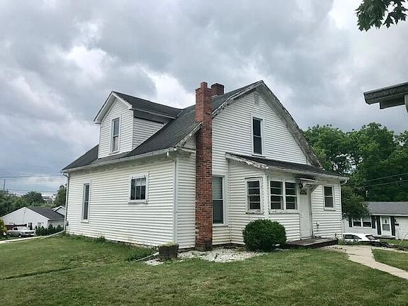 3rd image of 200 E Silver St