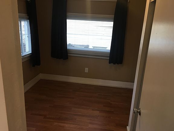 4th image of 2322 E St