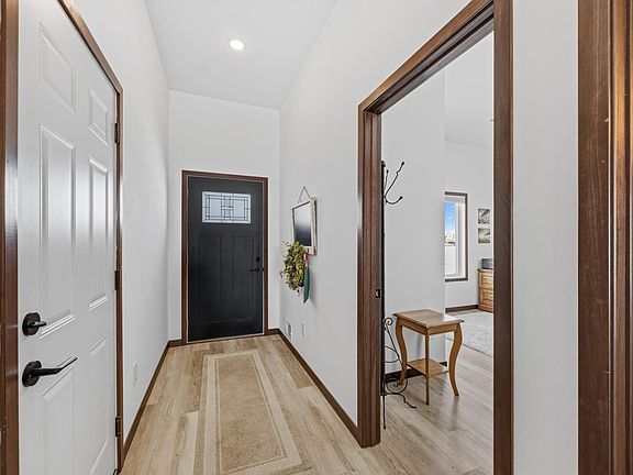 2nd image of 20193 Prairie Dr