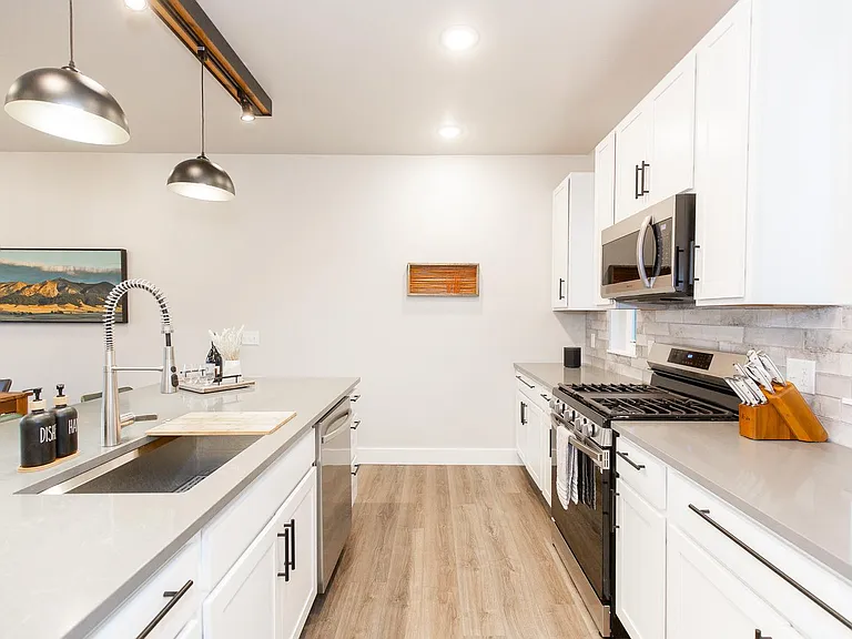 702 Circle F Trl #B — Photo 15