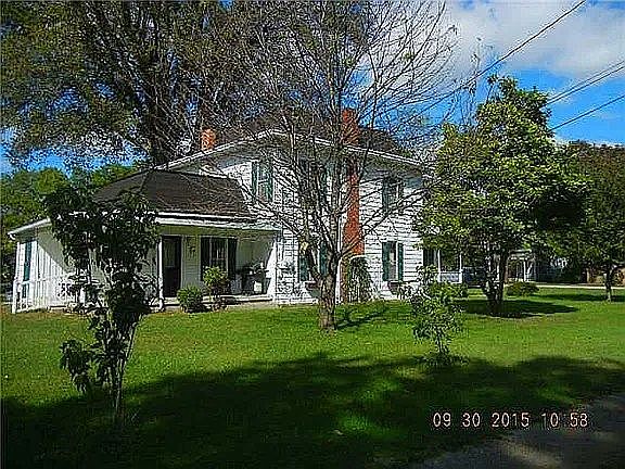 2nd image of 517 Mechanic St