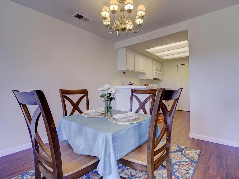 22 Lakeview Ct — Photo 4