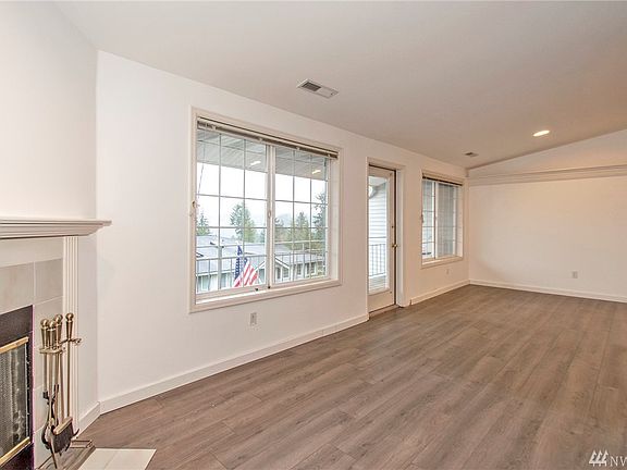 4th image of 3820 Snyder Ln #14-B