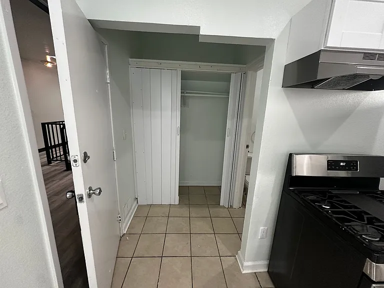Michigan Avenue Apartments — Photo 127