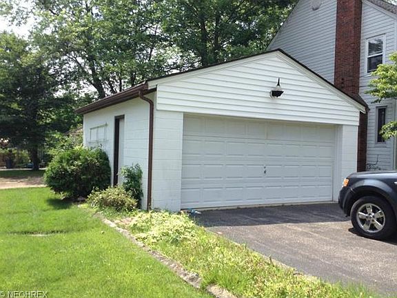 3rd image of 93 Harriman Ave