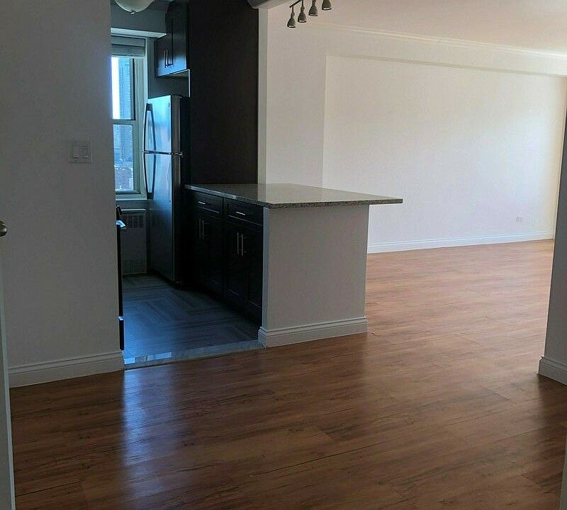 1st image of 747 10th Ave APT 31B