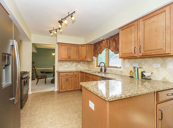 3rd image of 326 W Windsor Dr