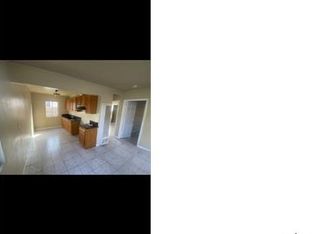 1228 E 70th St #C, Los Angeles, CA 90001