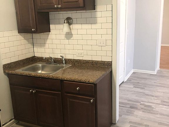 4th image of 6104 S Eberhart Ave APT 3N