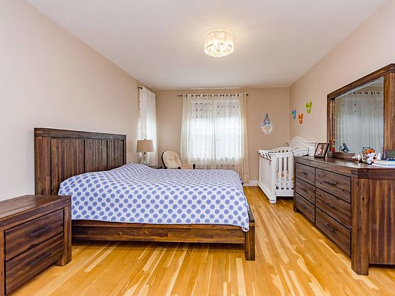3rd image of 620 W 239th St APT 6F