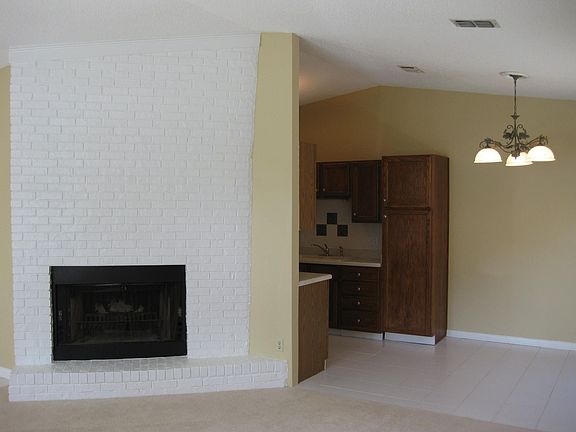 3rd image of 617 9th Ave S