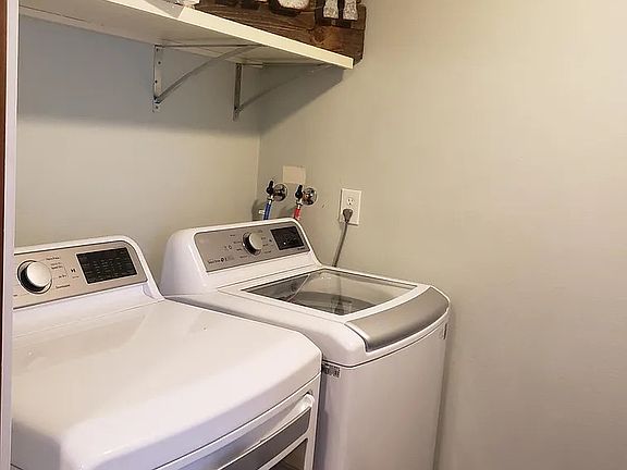 3rd image of 43 31st St NE