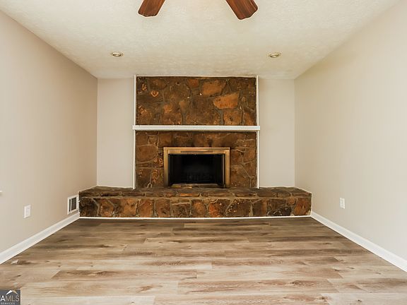 4th image of 1764 Brenda Dr