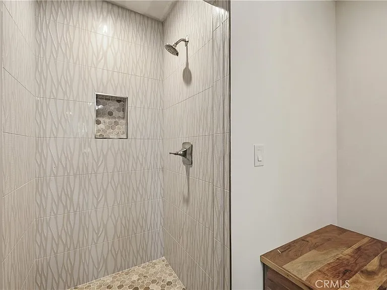 18000 Karen Dr — Photo 44