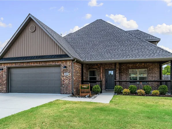 1413 Reagan Ave, Gentry, AR 72734