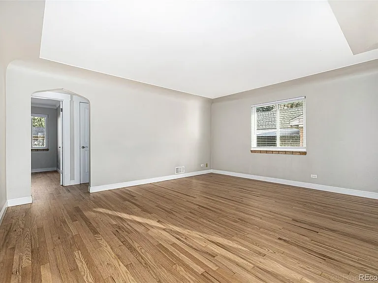 1150 S Jackson St — Photo 8