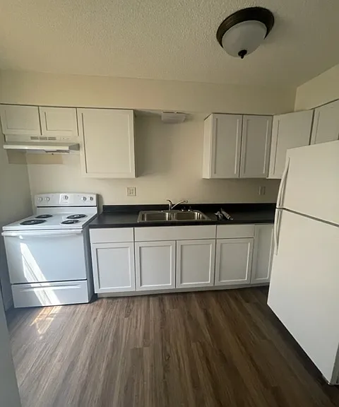 110 N Holmen Dr #10 — Photo 2
