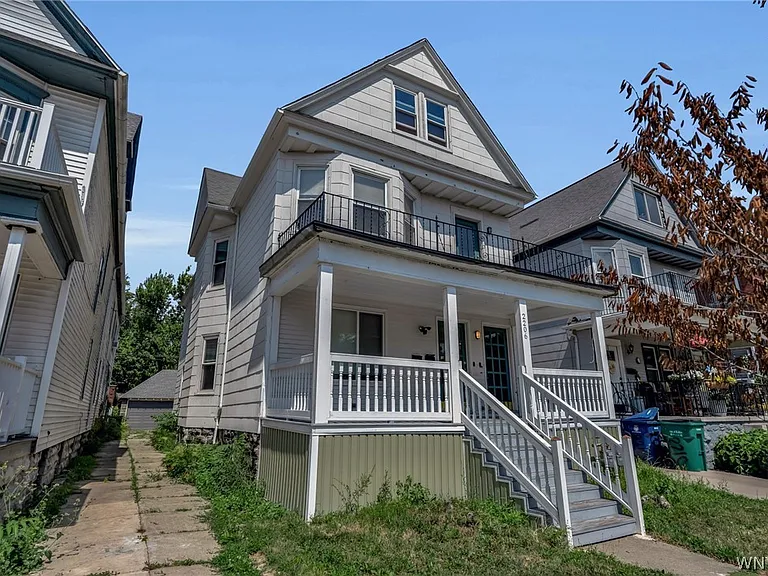 2206 Main St #1 — Photo 1