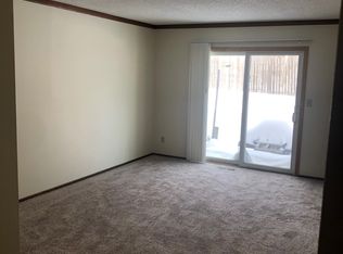 939 40th St NW, Rochester, MN 55901