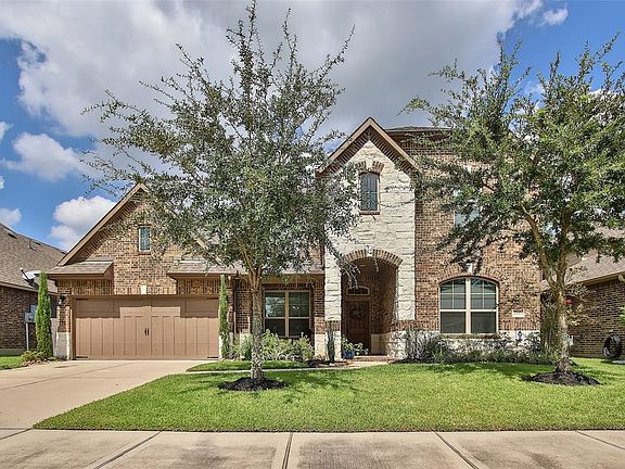 Three car tandem garage!