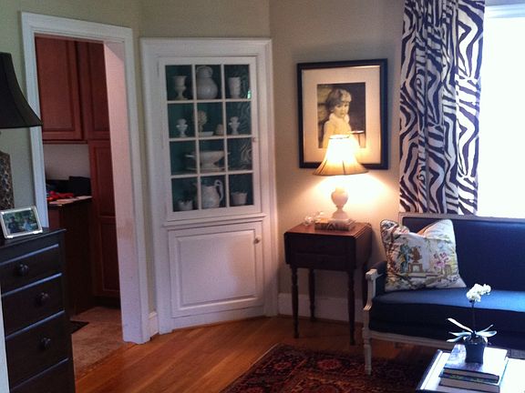 4th image of 100 E Hillcrest Dr