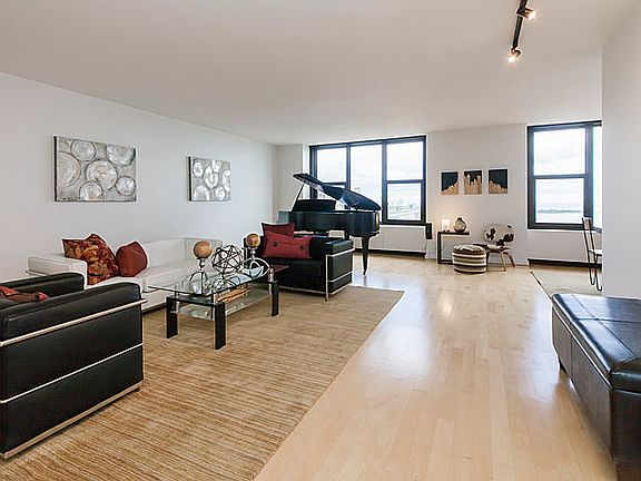 3rd image of 3150 N Lake Shore Dr APT 28D