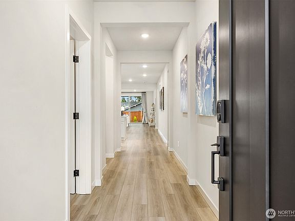 4th image of 1419 NW Swenson Court
