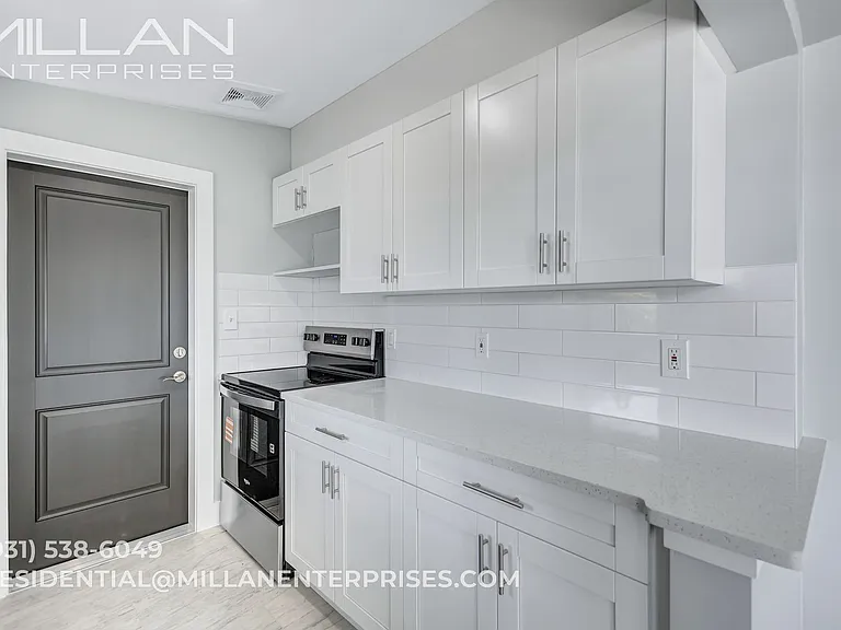 325 Capri Boulevard — Photo 33