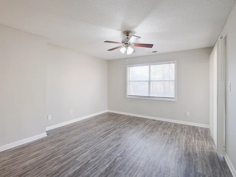 Triangle Park Apartments — Photo 59