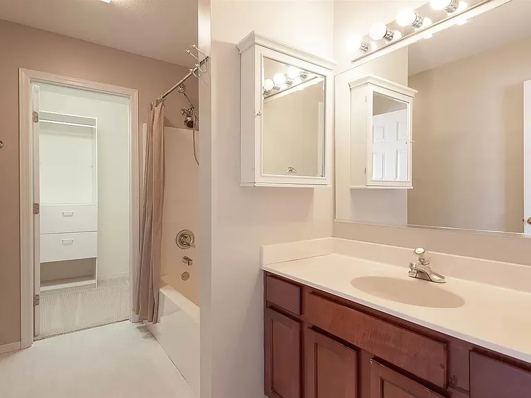 3816 S Claybridge Dr — Photo 22