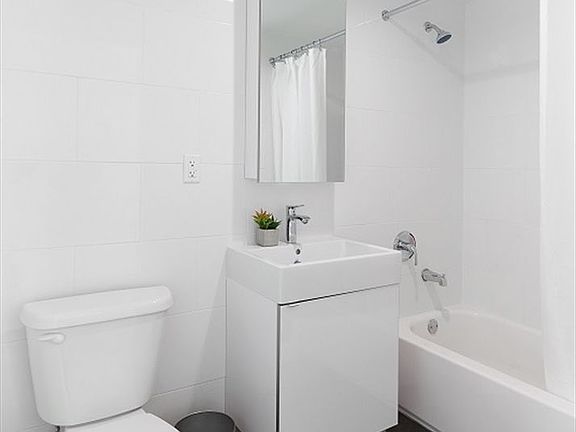 5th image of 4121 24th St APT 8B