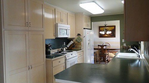 5th image of 5632 86th Pl NE