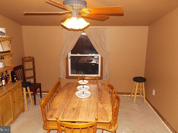 3rd image of 806 Ivydale Ave