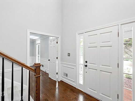 5th image of 135 Ludwell Ct