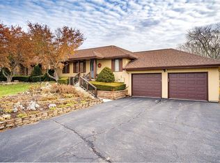 15 Wedgewood Ct, Mattoon, IL 61938