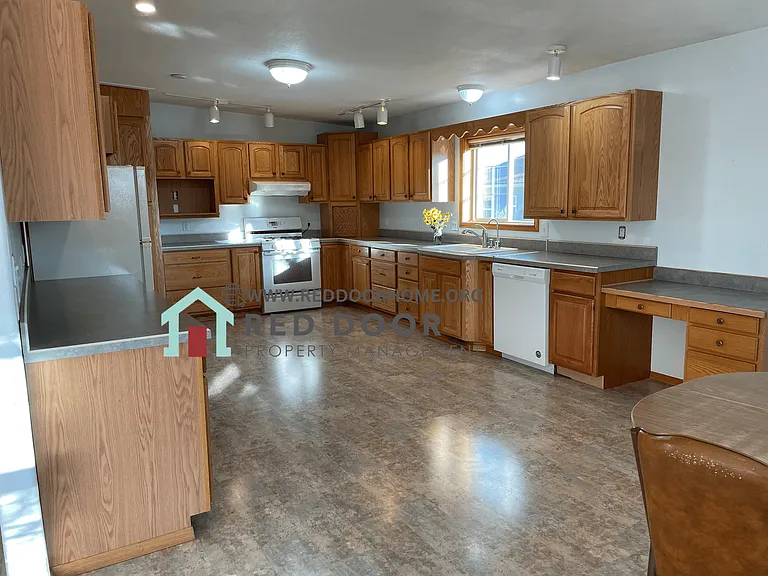 2408 Main St — Photo 3