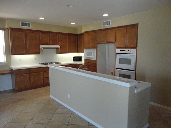 4th image of 45370 Ponderosa Ct