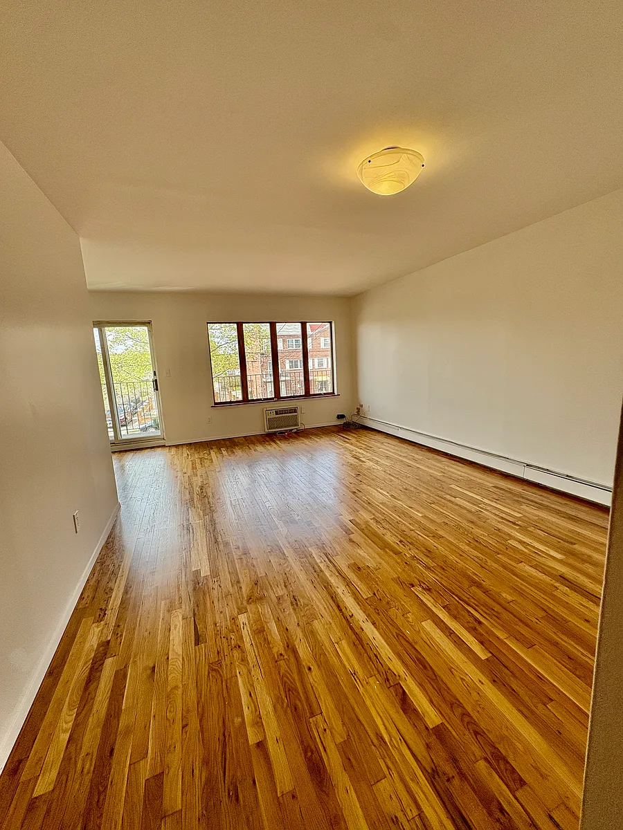 Building Photo - 9520 Avenue M #2