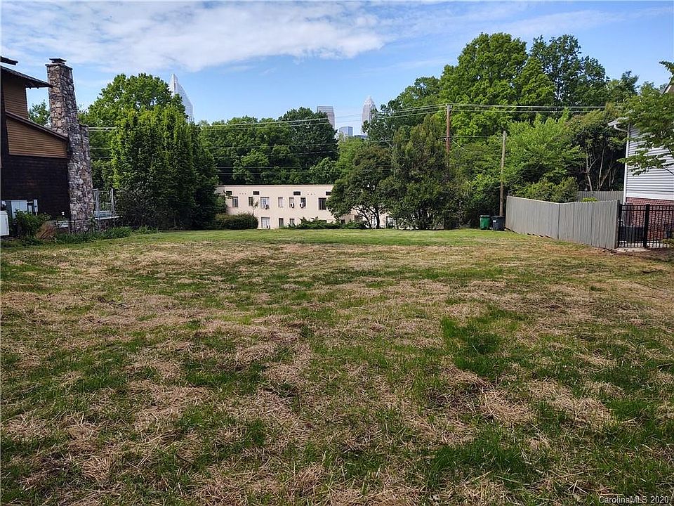 2nd image of 729 Mount Vernon Ave