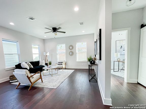 5th image of 1531 Larkspur Dr