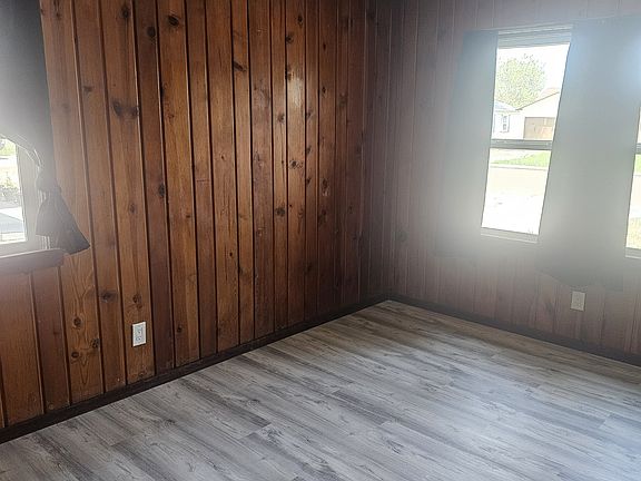 4th image of 621 Scranton Ave