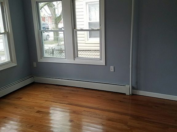 4th image of 191-22 115 Ave A
