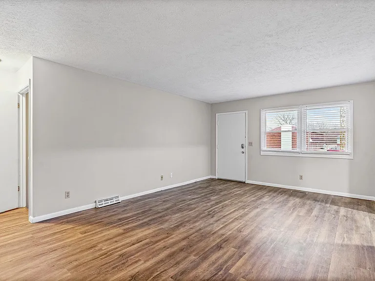 5 Curtis Ct — Photo 6
