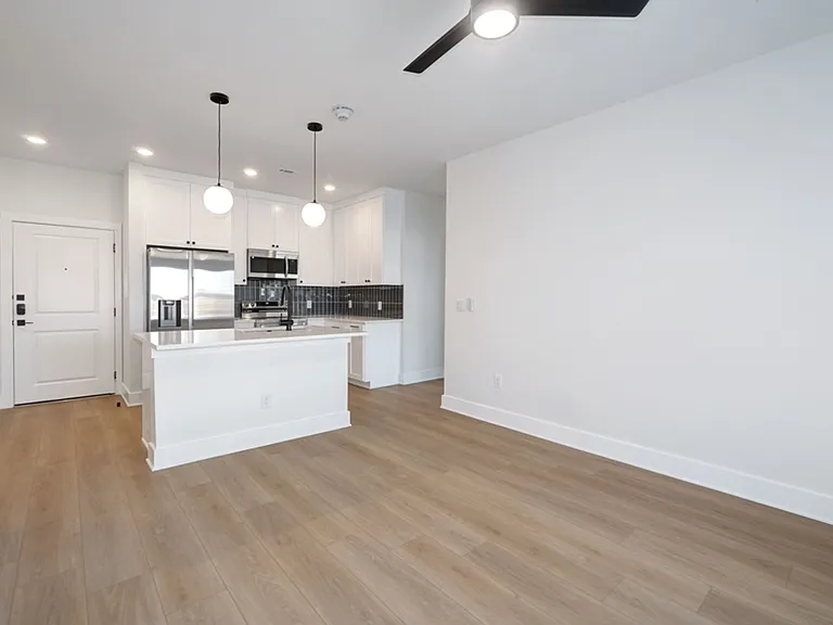 3000 Duval St #201 — Photo 11