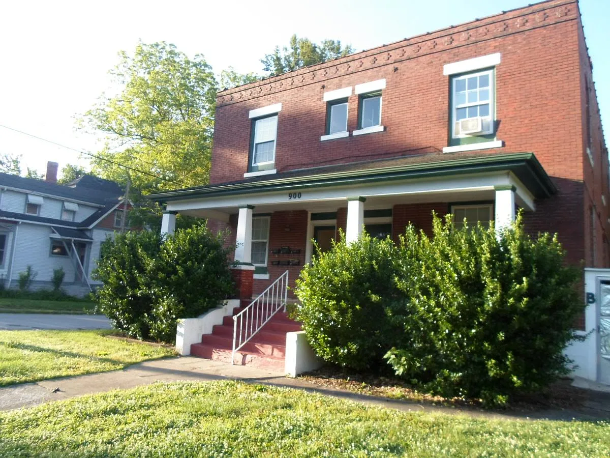 900 W State Street — Photo 2