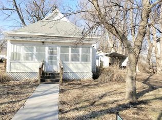 215 S Kansas Ave, Haven, KS 67543