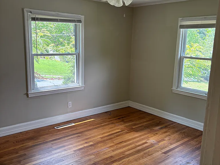 505 Corona St — Photo 11