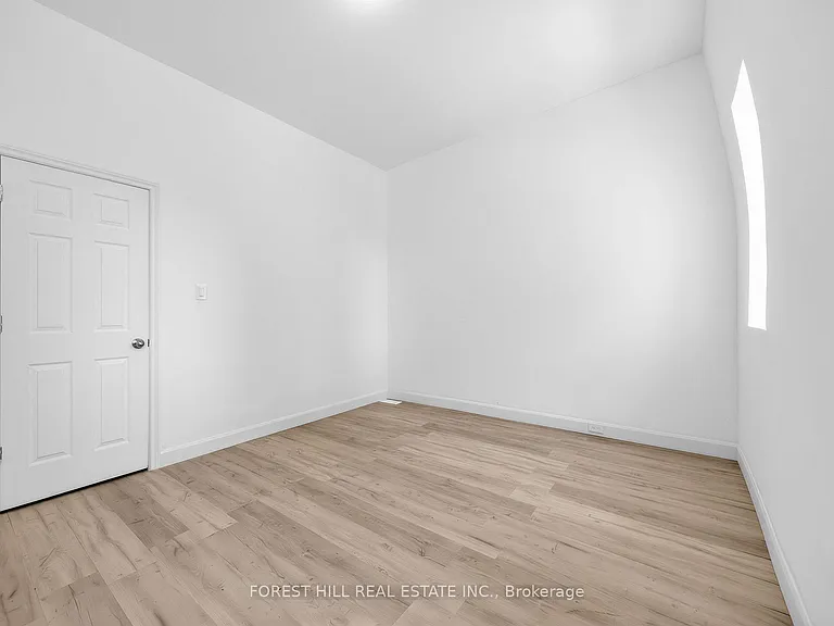 419 Dufferin St — Photo 22