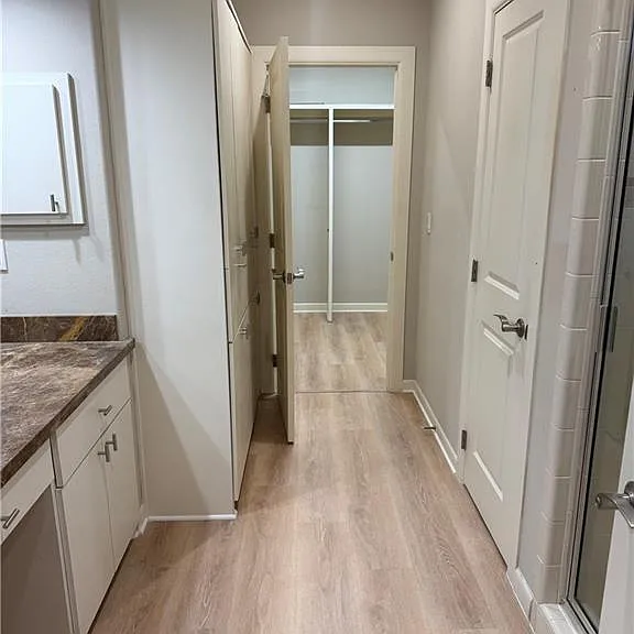 617 E Thornhill Ave — Photo 4