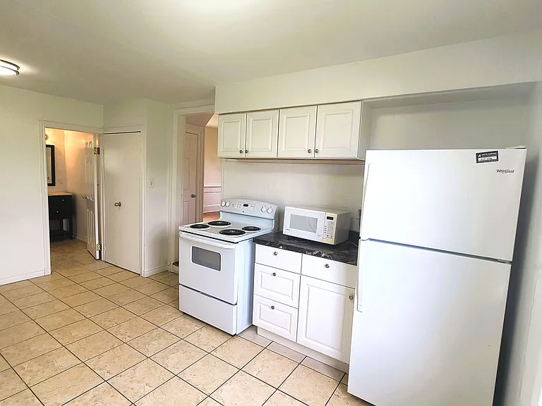 798 King Rd — Photo 8
